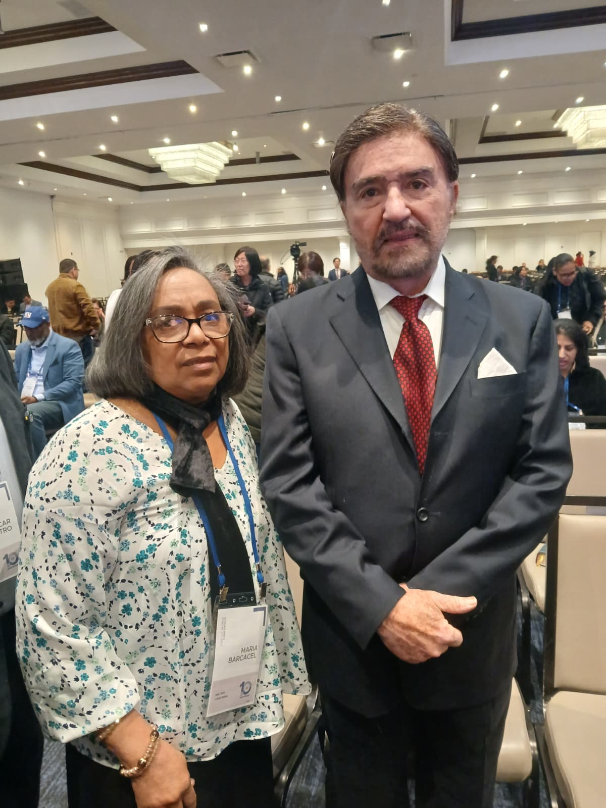 Foto de pastora María Barcacel junto a invitado especial